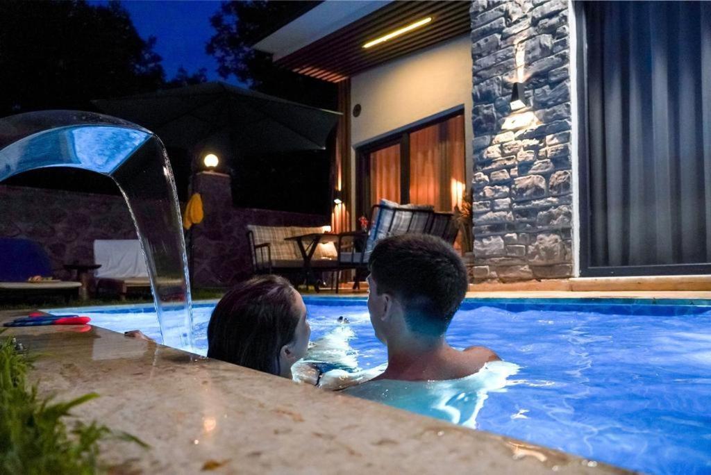 Vital Home Sapanca Isitmali Havuzlu Villa&Bungalov エクステリア 写真
